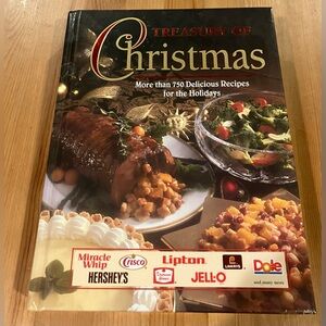 NEW Vintage Treasury of Christmas Cookbook 1995. 576 pages more than 750 recipes
